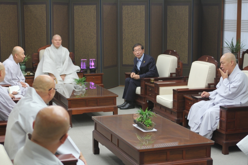 2014.09.05_전통사찰주지스님과 박원순 서울시장 조찬 (2)